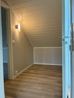 Gang til soverom og bad